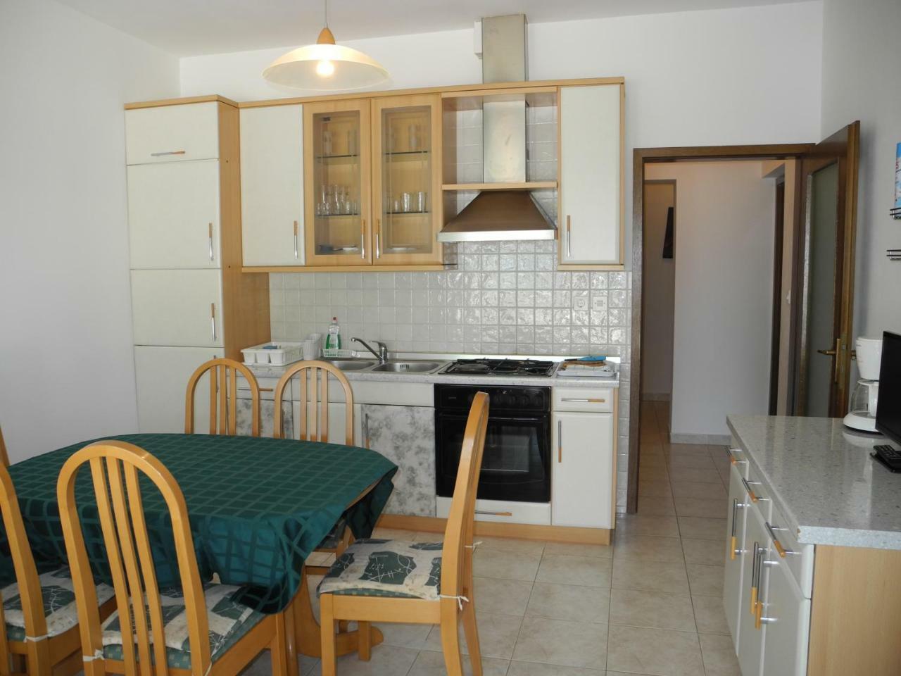Apartments Boti Dramalj Buitenkant foto
