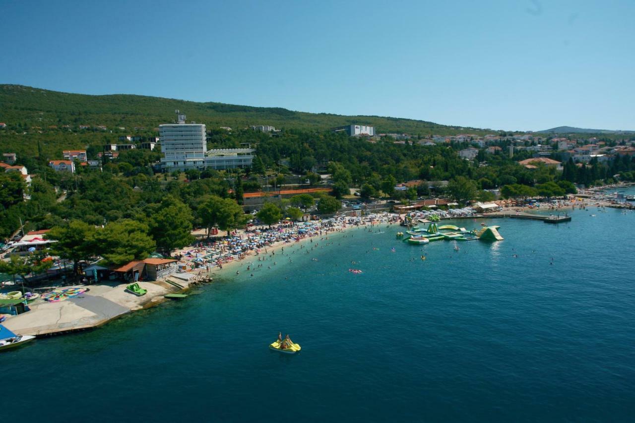 Apartments Boti Dramalj Buitenkant foto